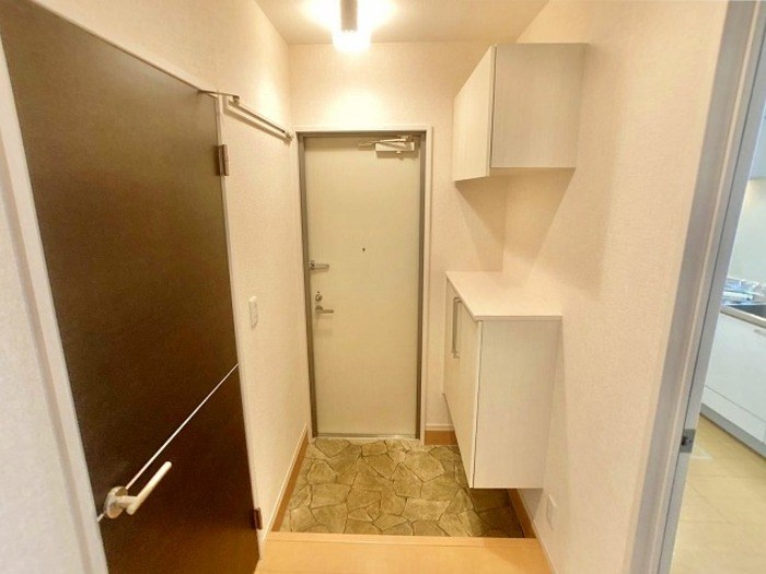 ロイヤルガーデン染地台　Ａ 玄関
