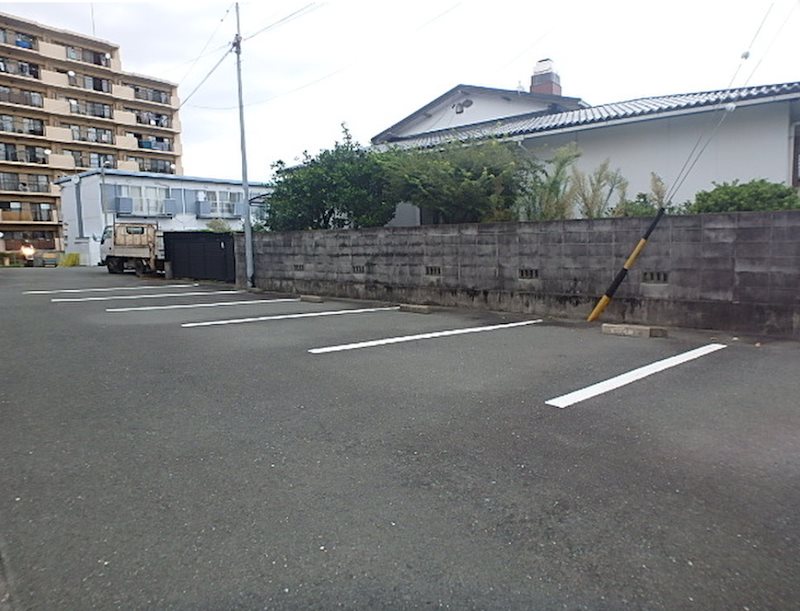 タウニィ西伝寺 駐車場