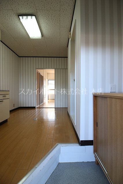 ハイツサンローズ 玄関