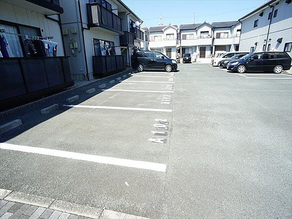 ディアージュ 駐車場