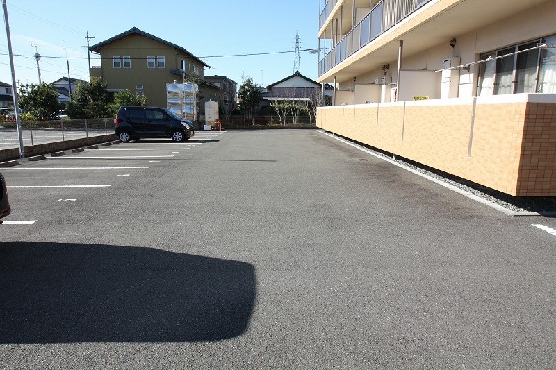 エクラン 駐車場