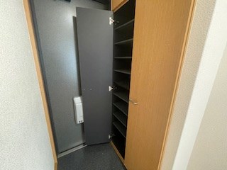 ハイツ向日葵 玄関