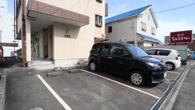 AMK 駐車場
