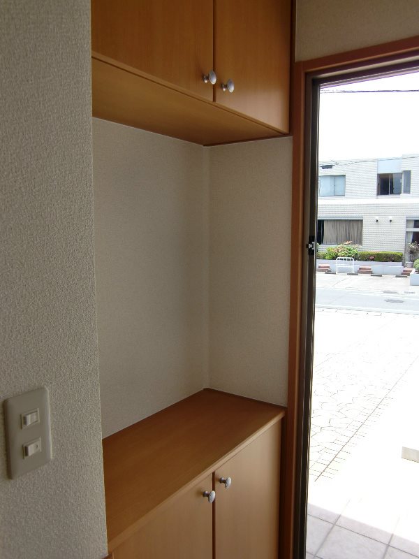 ウィステリア 玄関