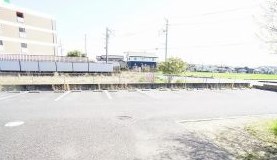 ヤマユウハウス徳光 駐車場