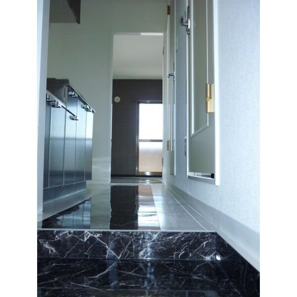 ミルフォード 玄関