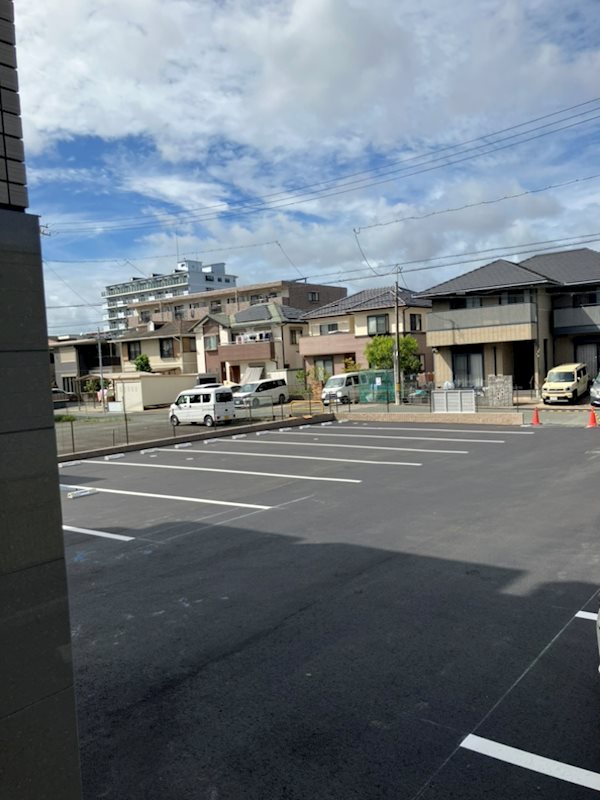 コンフォールメゾン西浅田 駐車場