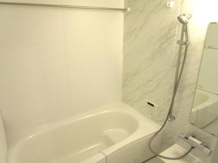 プレシャス初生 風呂画像