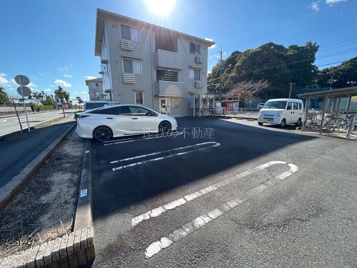 サニーコート　B棟 駐車場