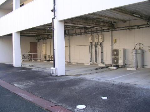 ツルビル 駐車場