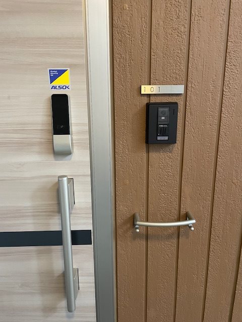 アリュール 玄関