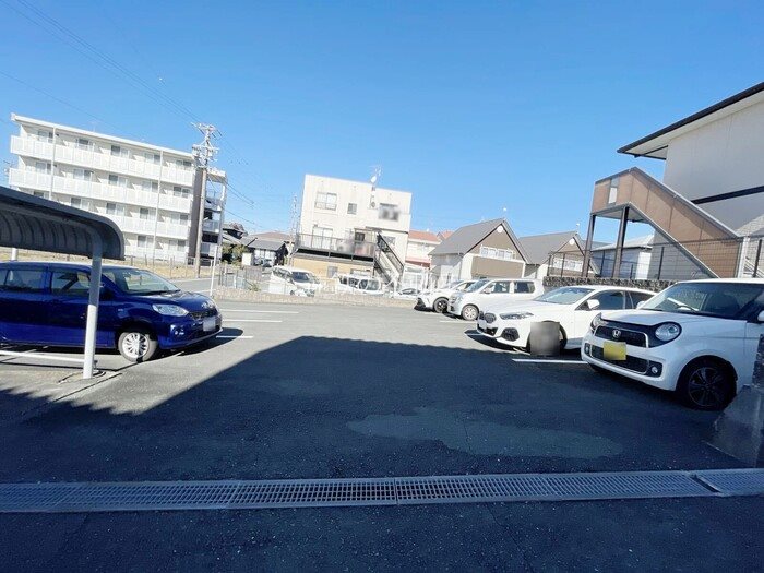 クレール御殿 駐車場