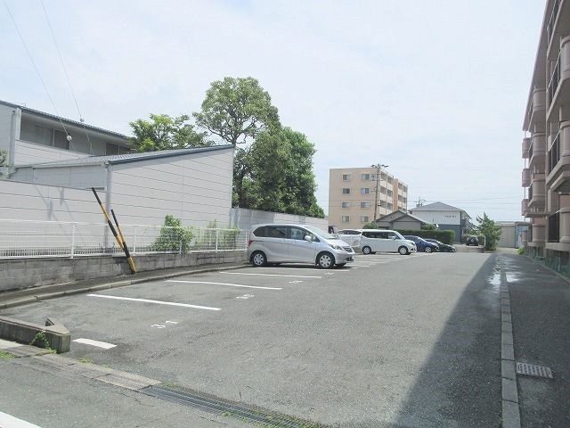 さくらハイツ 駐車場