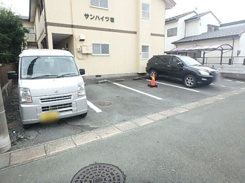 サンハイツ桂 駐車場