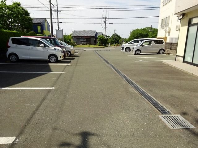 ウィズステージさくら 駐車場