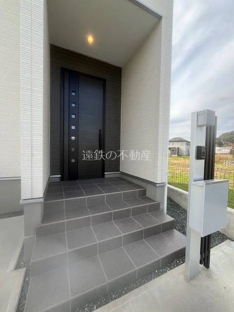 瓜内町戸建 戸建 エントランス
