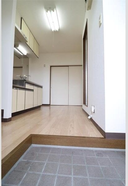 エステート西山 玄関