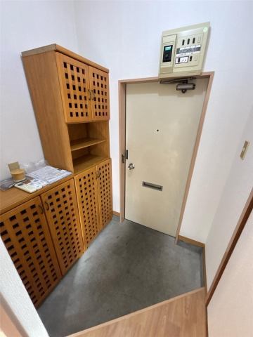 ビラミナミC 玄関