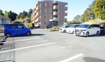 プリマべーラ 駐車場