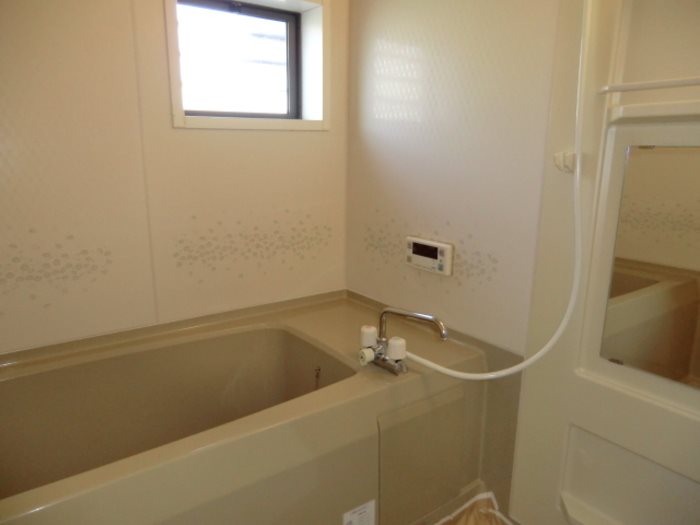 リビングタウン家代の里 風呂画像