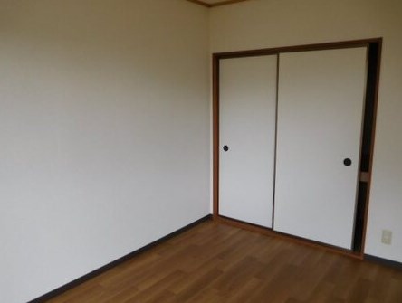 ファミールA ベッドルーム