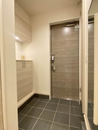 ベレオ助信町 玄関