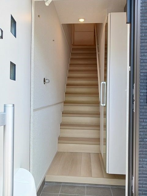 ヒカルサ磐田中泉 玄関