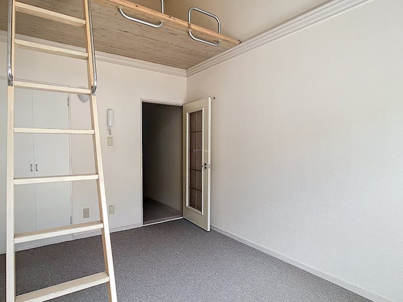 レオパレス新津町 リビング