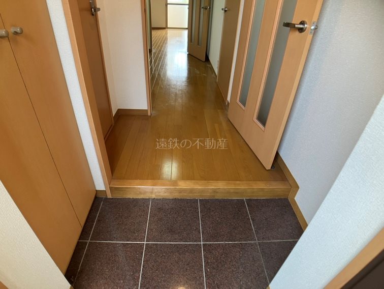 メゾーネ・オーブ 玄関
