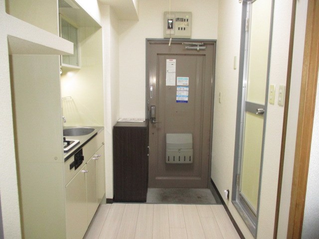 サンテラス初生 玄関