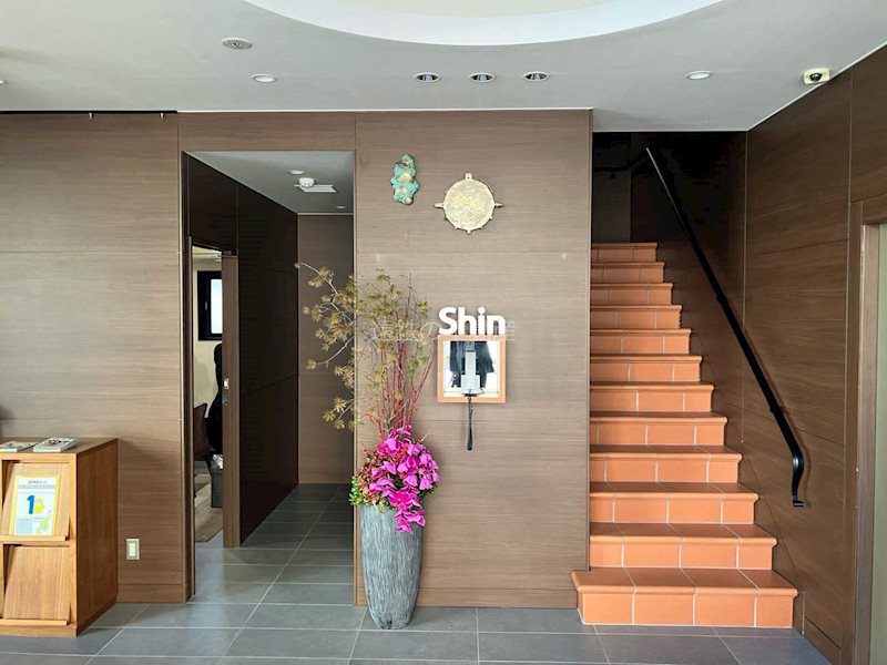shinビル 玄関