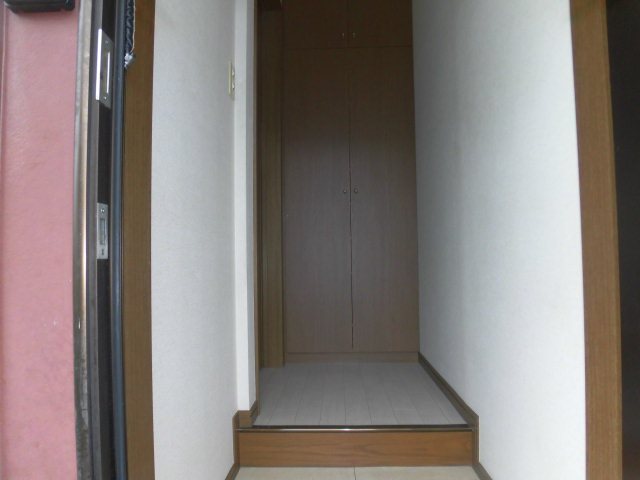 メゾンセギュレ 玄関