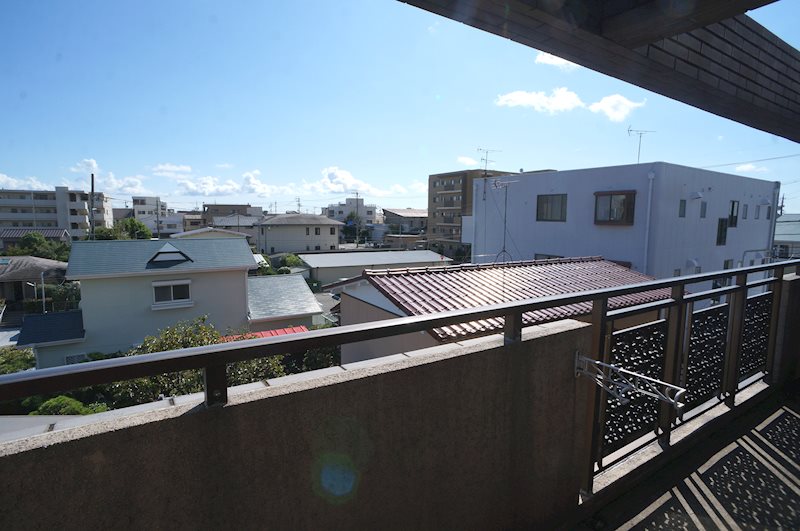 ガーデンロゼ高町 ベランダ