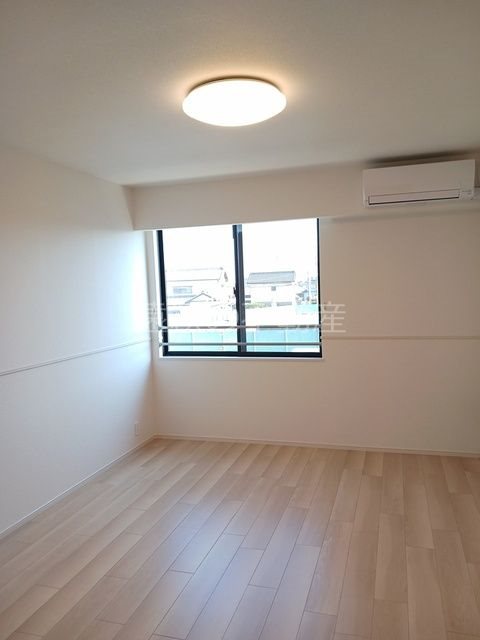 ルル・ミヤ リビング