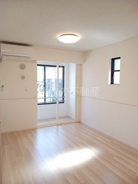 ルル・ミヤ リビング