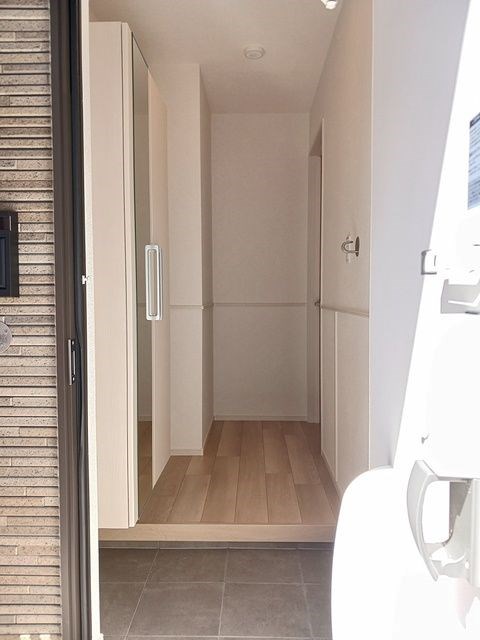 カルム　メゾン 玄関