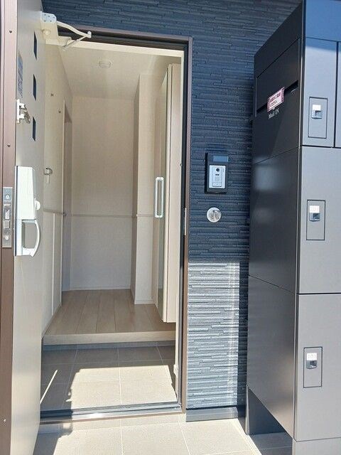 メゾン・ド・エクセレンスⅦ　Ｂ 玄関