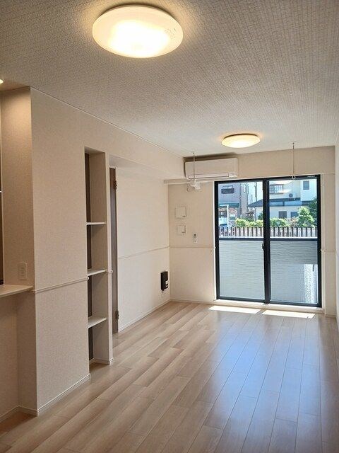 メゾン・ド・エクセレンスⅦ　Ｂ リビング