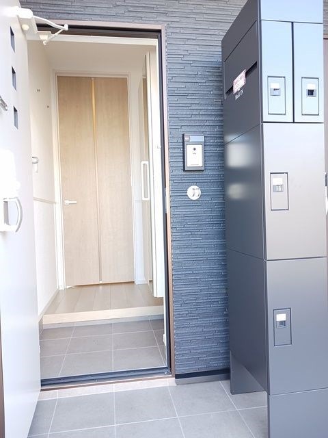 メゾン・ド・エクセレンスⅦ　Ａ 玄関