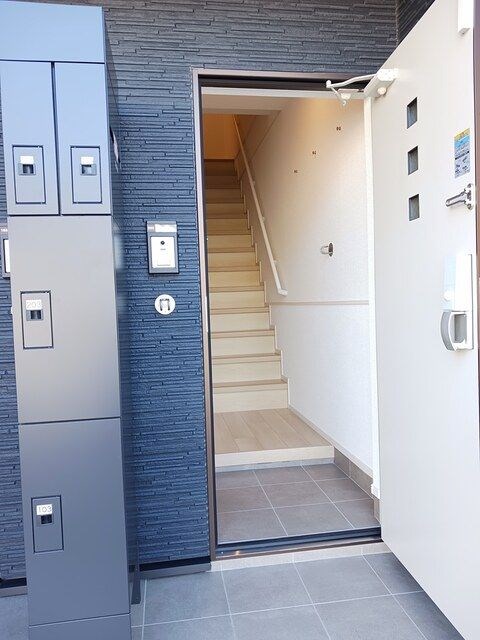 メゾン・ド・エクセレンスⅦ　Ａ 玄関