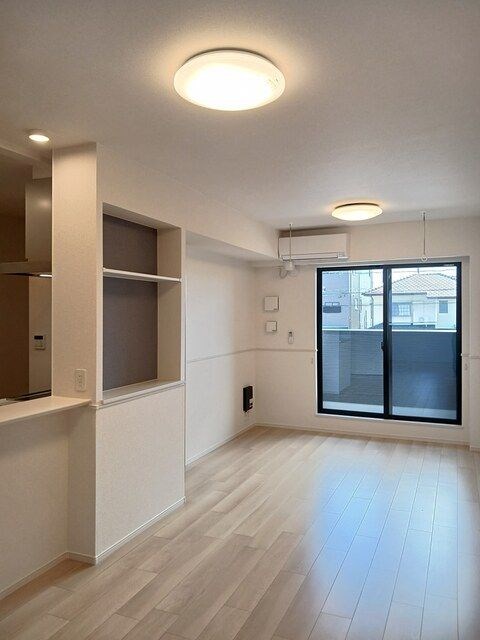 メゾン・ド・エクセレンスⅦ　Ｂ リビング