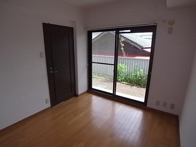 ガーデンロゼ高町 ベッドルーム