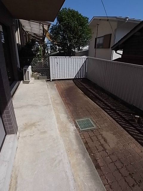 ガーデンロゼ高町 ベランダ