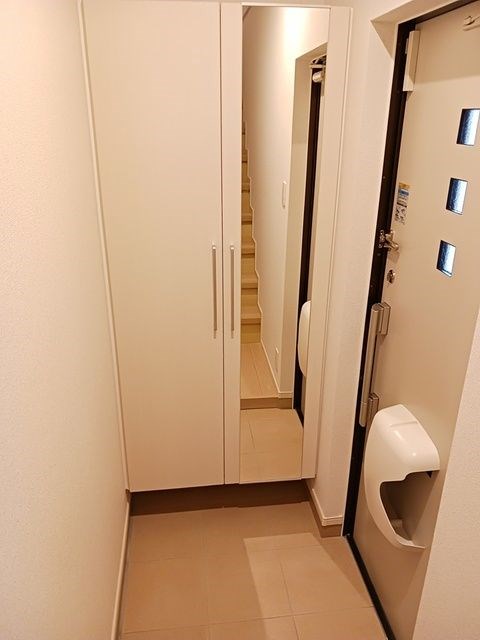 メゾン・ド・オリーブ 玄関