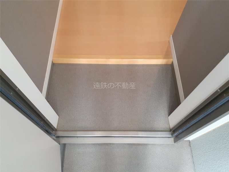 クレフラスト龍禅寺A 玄関