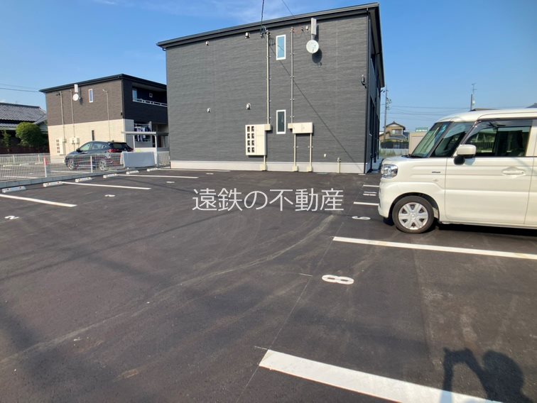 LOTUS小松2 駐車場