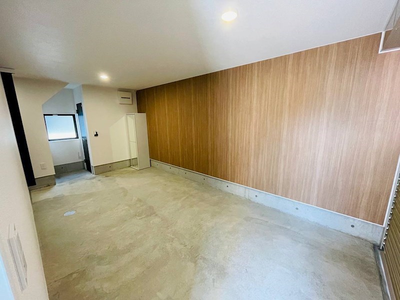 R-Garage助信 玄関