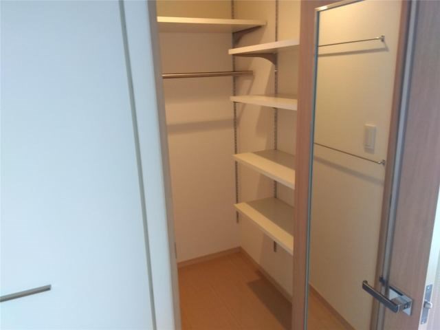 タワーザファースト 収納