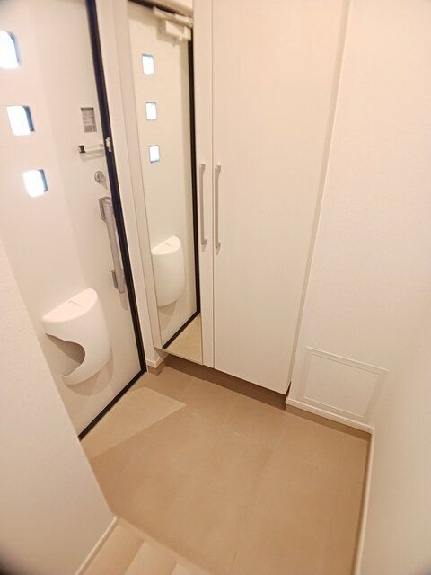 レジデンス・デルソーレ 玄関