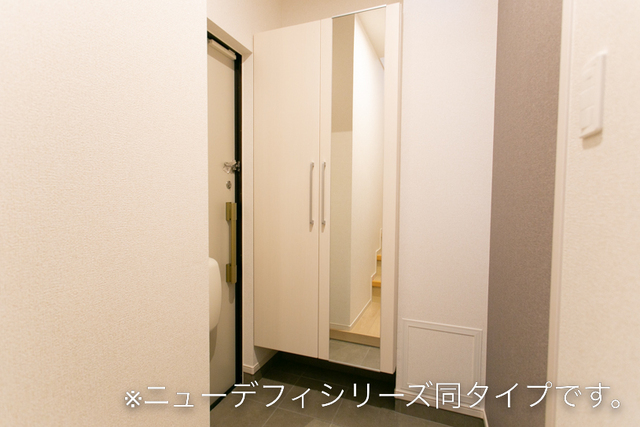 レジデンス・デルソーレ 玄関